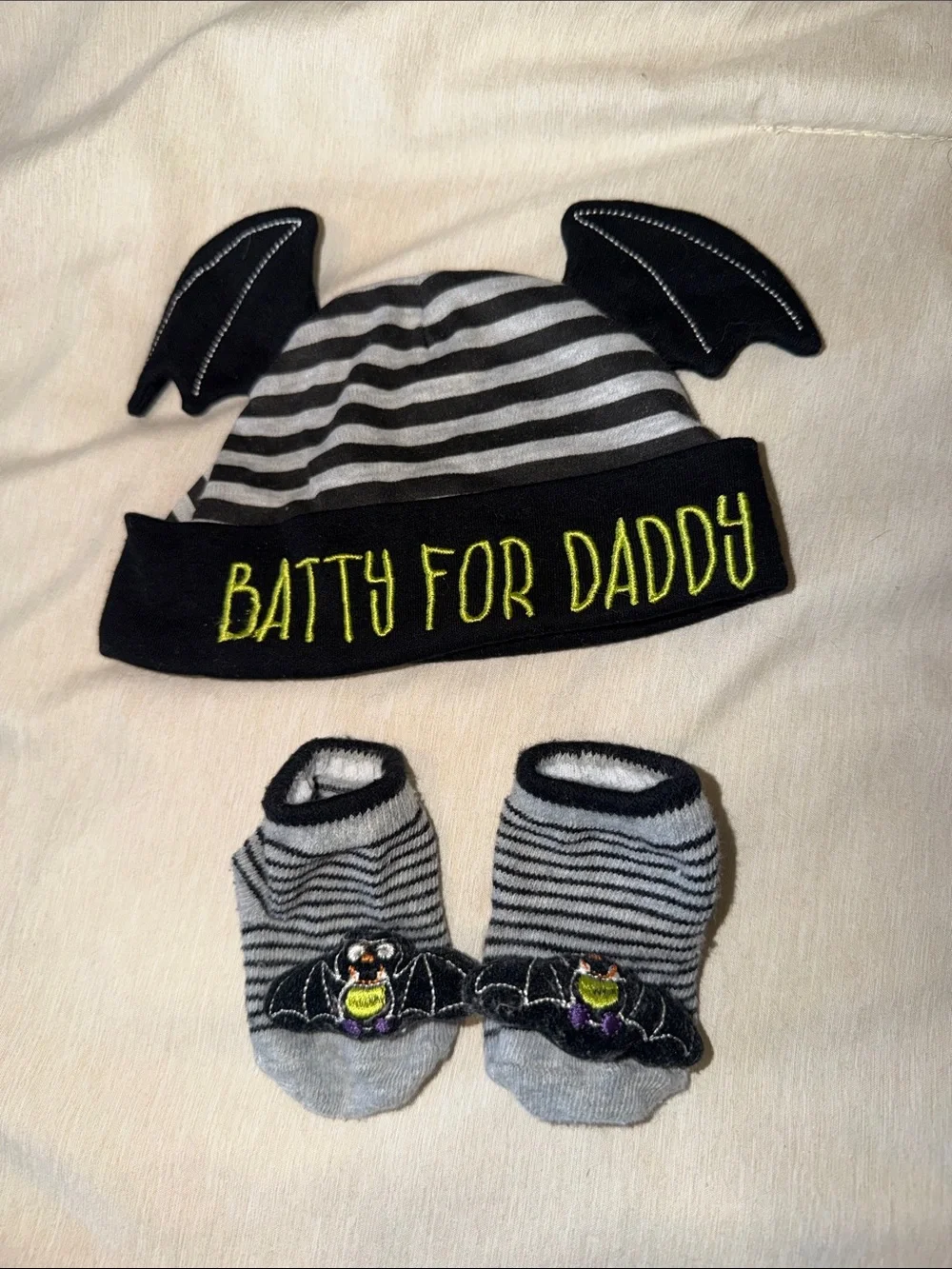 Halloween Infant Hat and Socks Set - Black & Gray
